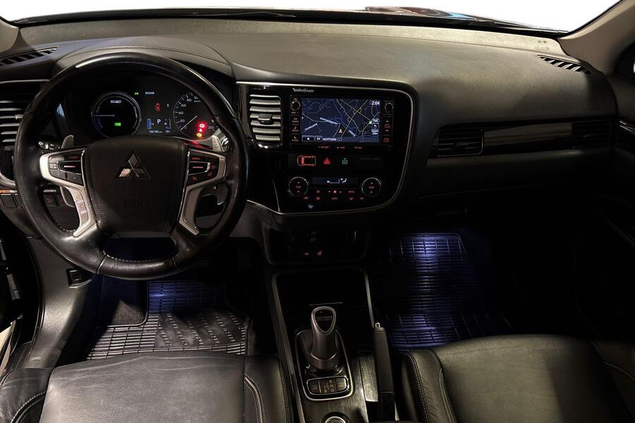 Mitsubishi Outlander PHEV vaihtoauto