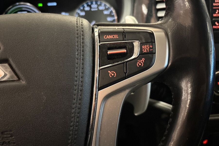 Mitsubishi Outlander PHEV vaihtoauto