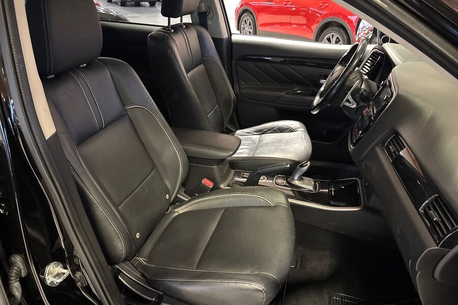 Mitsubishi Outlander PHEV vaihtoauto