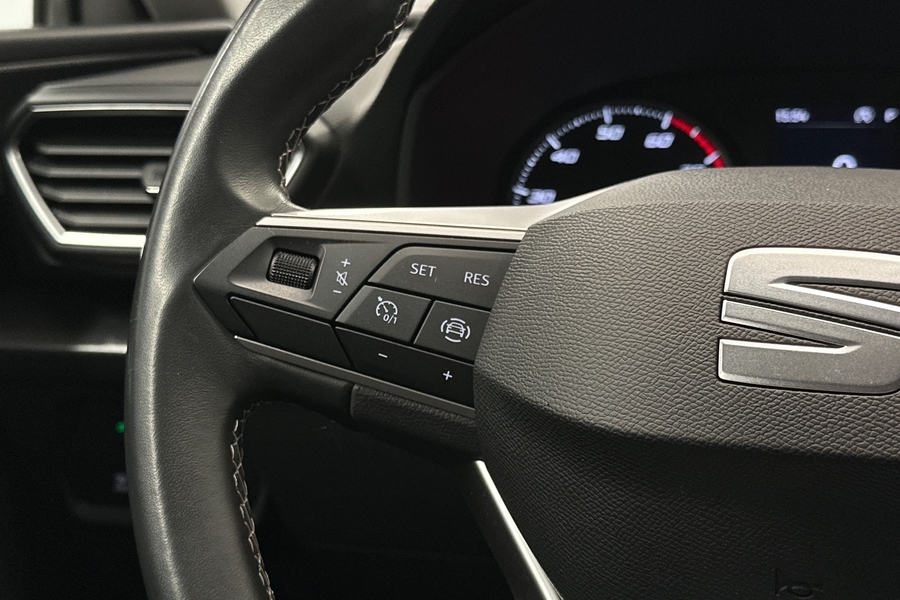 SEAT Leon Sportstourer vaihtoauto
