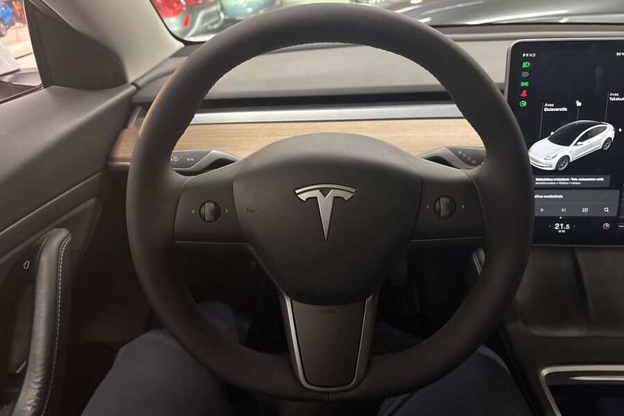 Tesla Model 3 vaihtoauto