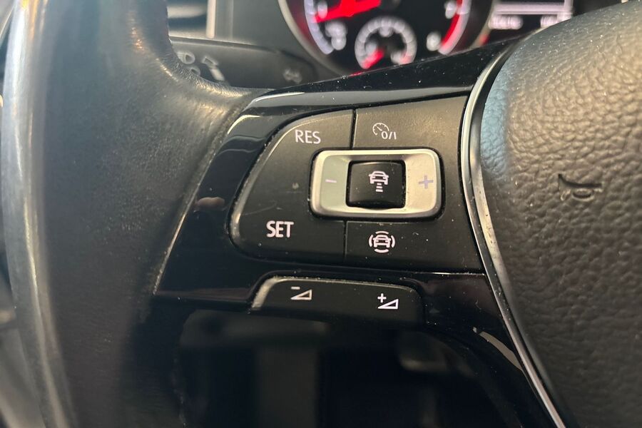 Volkswagen Golf Sportsvan vaihtoauto