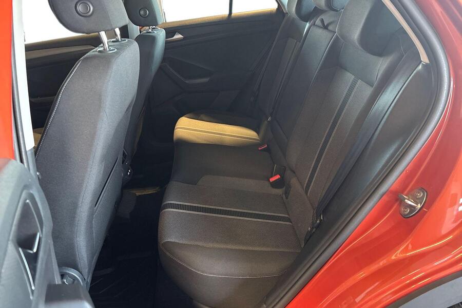 Volkswagen T-Roc vaihtoauto