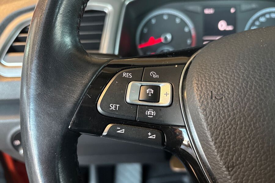 Volkswagen T-Roc vaihtoauto