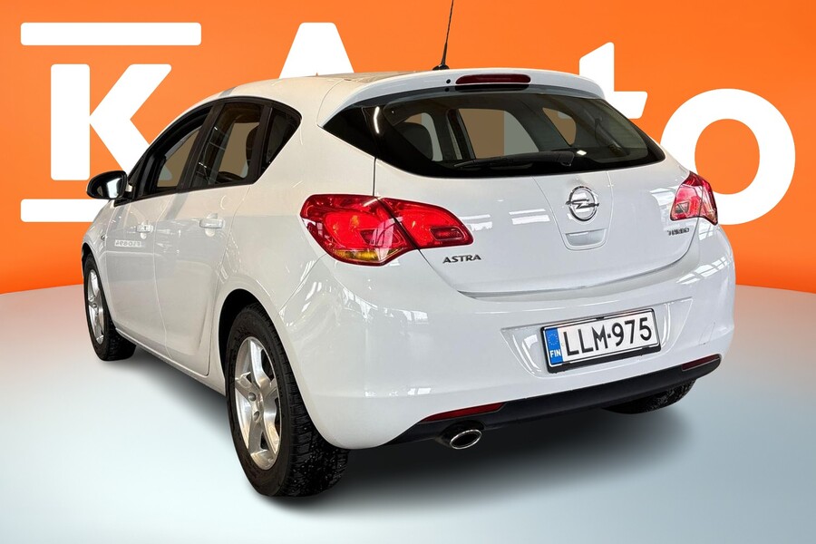 Opel Astra vaihtoauto