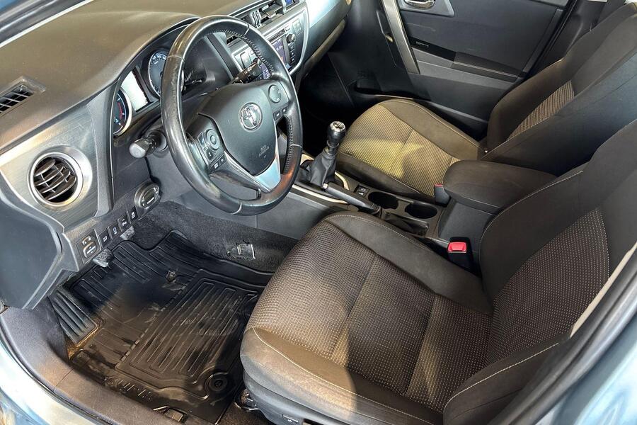 Toyota Auris vaihtoauto