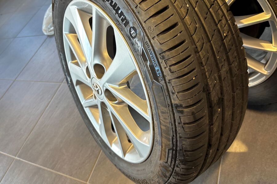Toyota Auris vaihtoauto