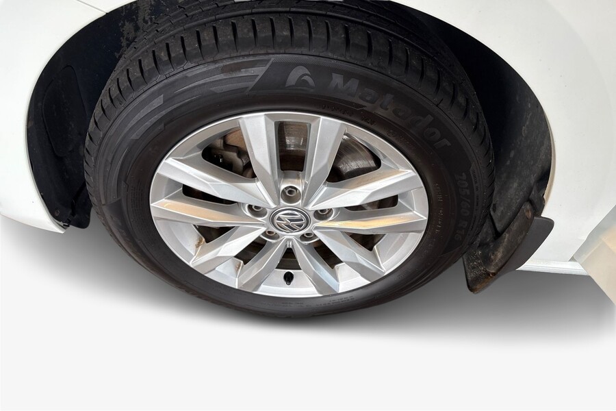 Volkswagen Touran vaihtoauto