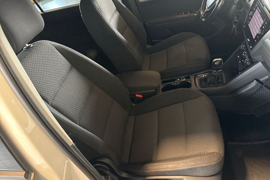 Volkswagen Touran vaihtoauto