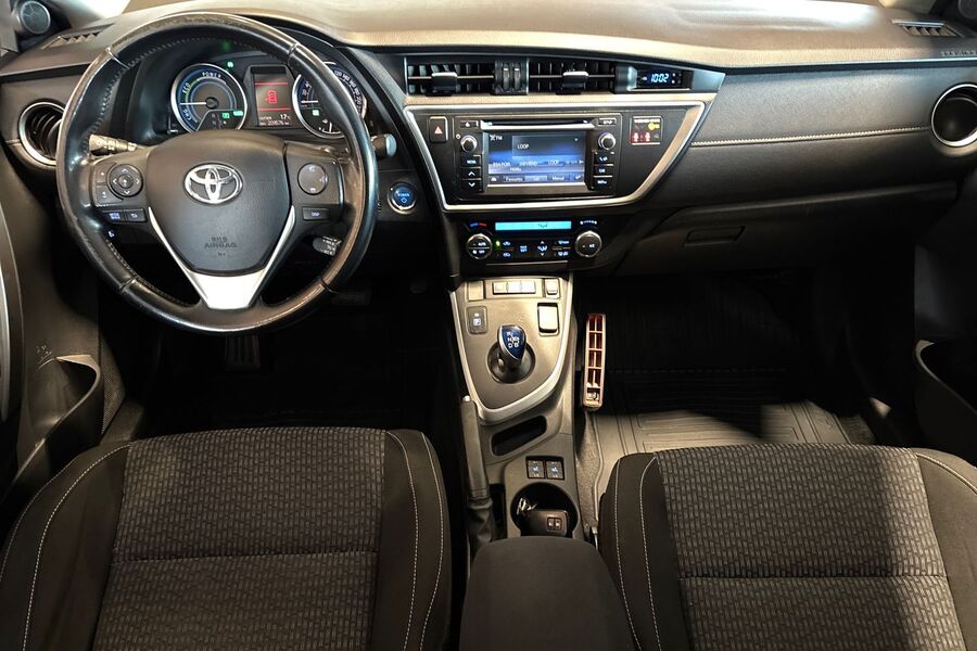 Toyota Auris vaihtoauto