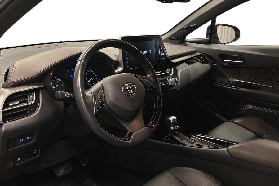 Toyota C-HR vaihtoauto