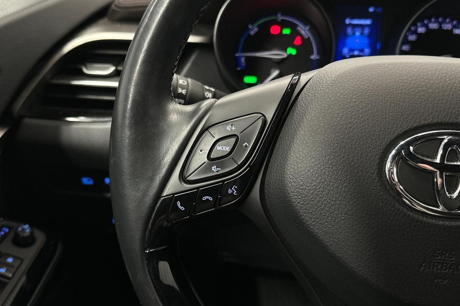 Toyota C-HR vaihtoauto