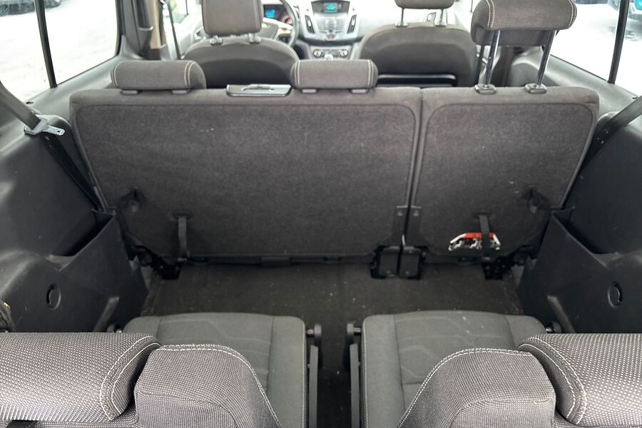 Ford Grand Tourneo Connect vaihtoauto