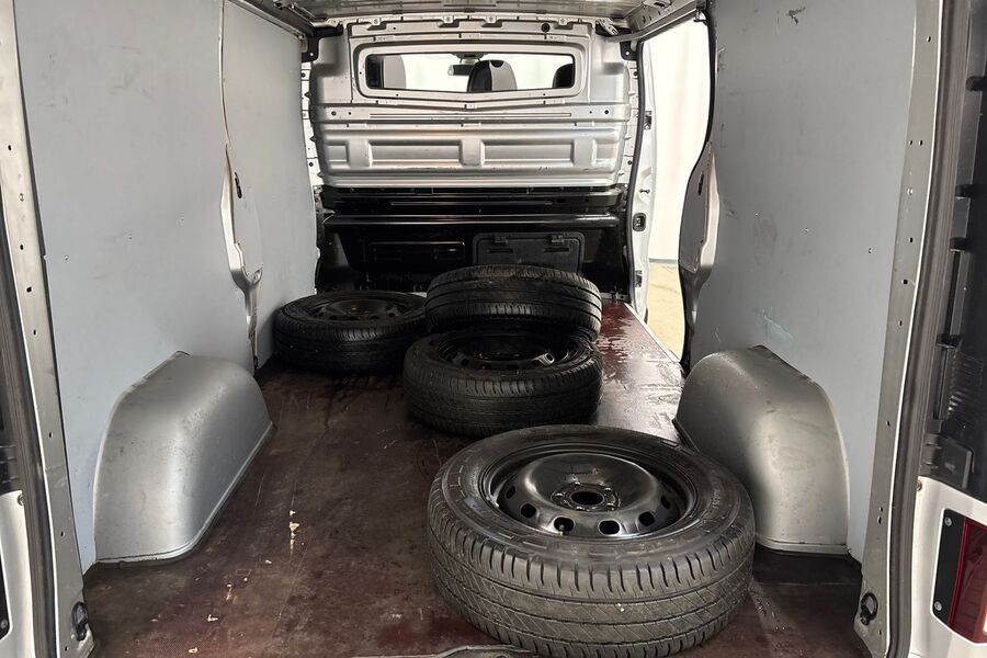 Opel Vivaro vaihtoauto