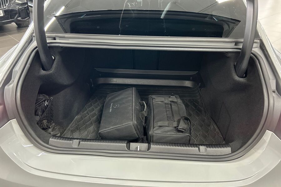 Mercedes-Benz EQE vaihtoauto
