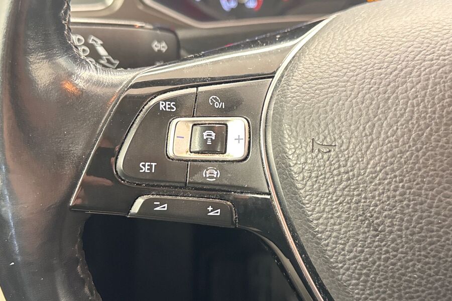 Volkswagen T-Roc vaihtoauto