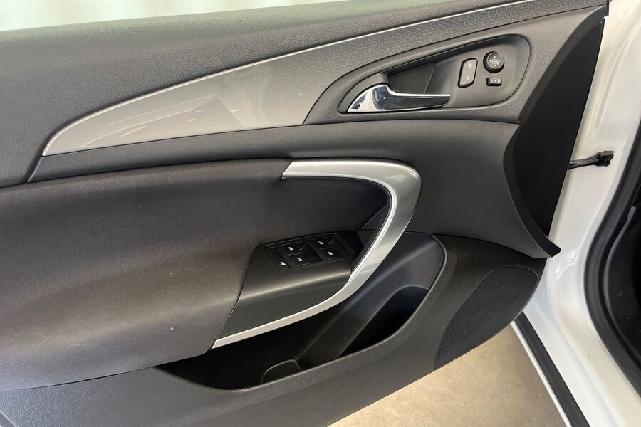 Opel Insignia vaihtoauto