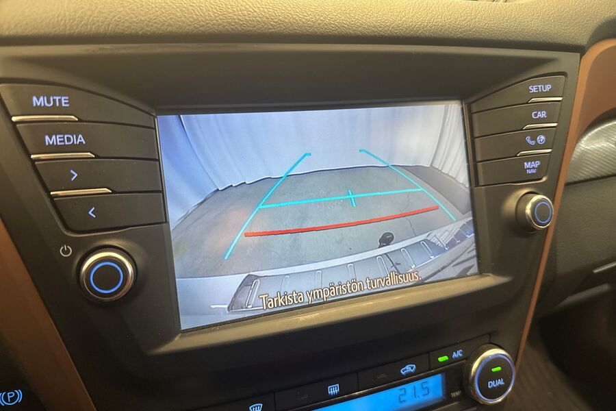 Toyota Avensis vaihtoauto