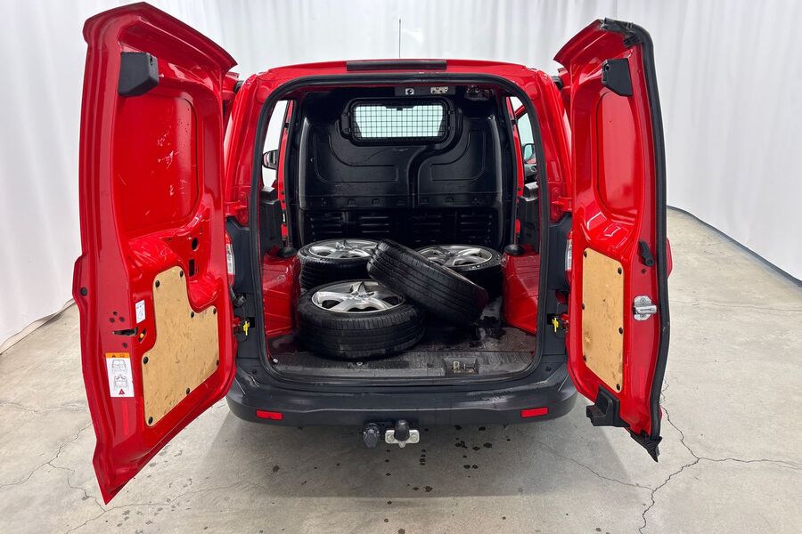 Ford Transit Courier vaihtoauto