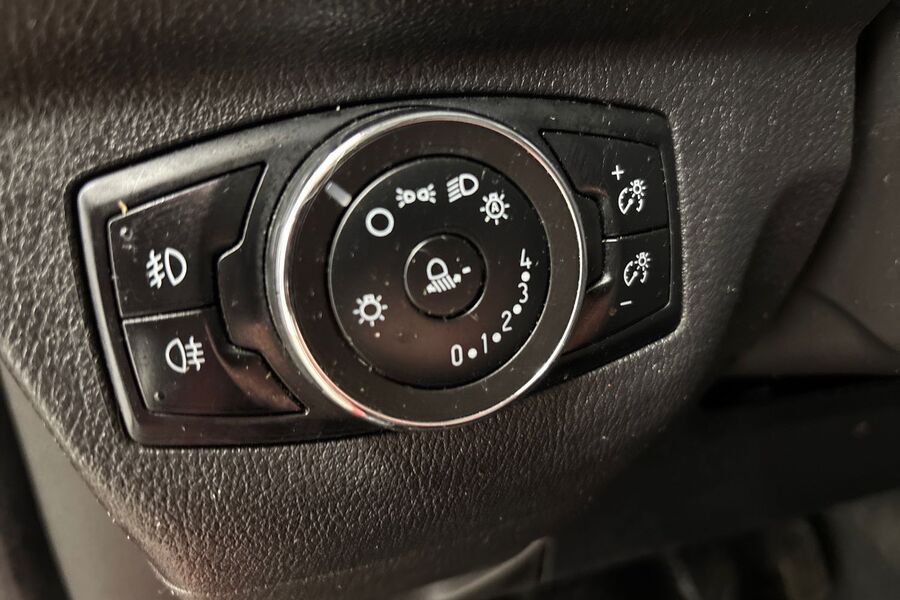 Ford Transit Courier vaihtoauto