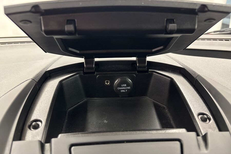 Ford Transit Courier vaihtoauto