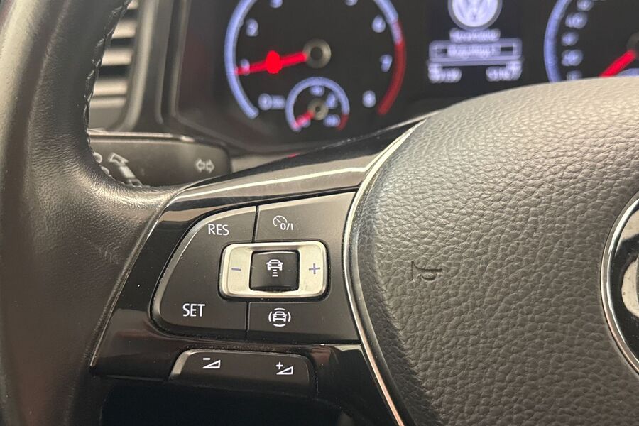 Volkswagen T-Roc vaihtoauto