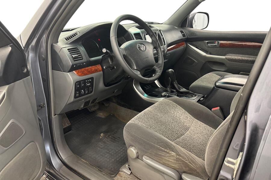 Toyota Land Cruiser vaihtoauto