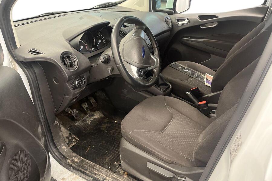 Ford Transit Courier vaihtoauto