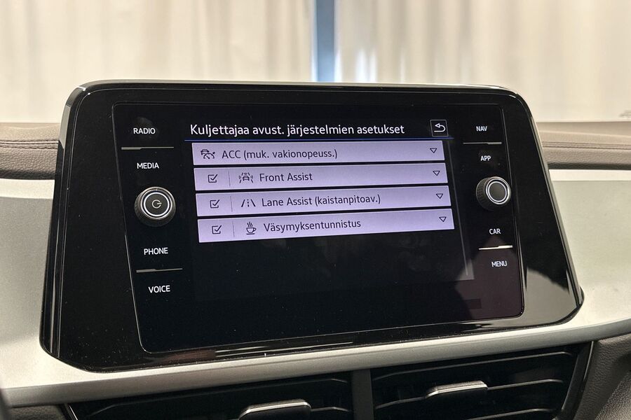 Volkswagen T-Roc vaihtoauto