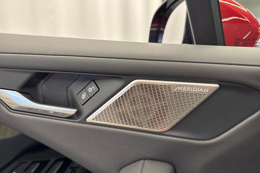 Jaguar I-PACE vaihtoauto