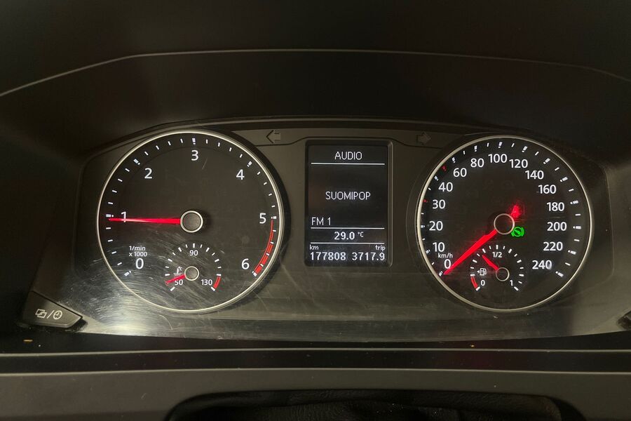Volkswagen Caravelle vaihtoauto