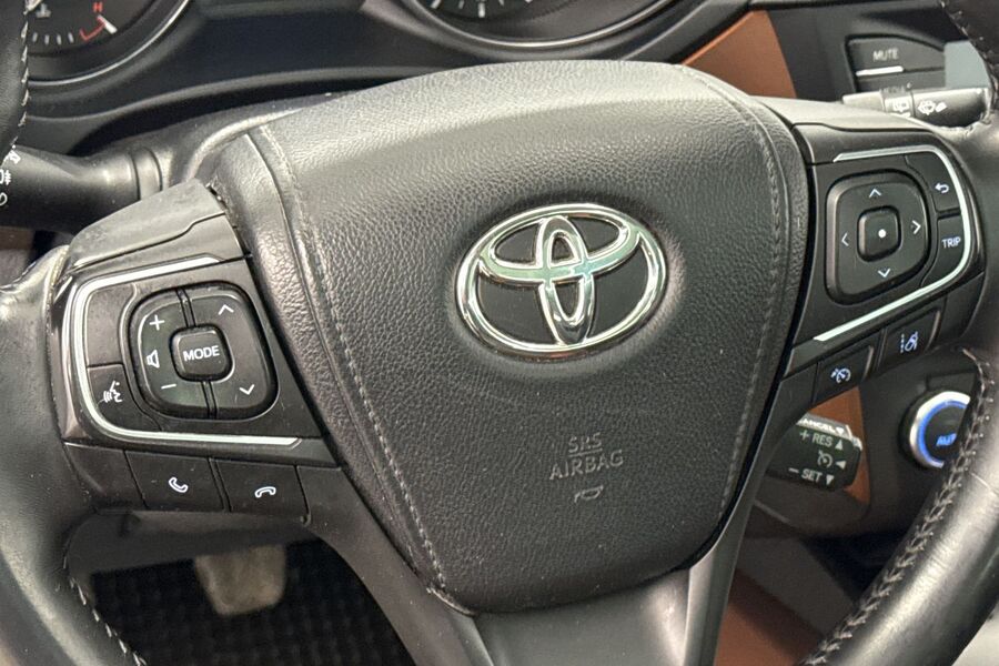 Toyota Avensis vaihtoauto