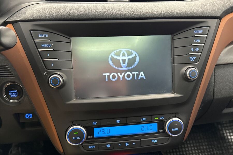 Toyota Avensis vaihtoauto