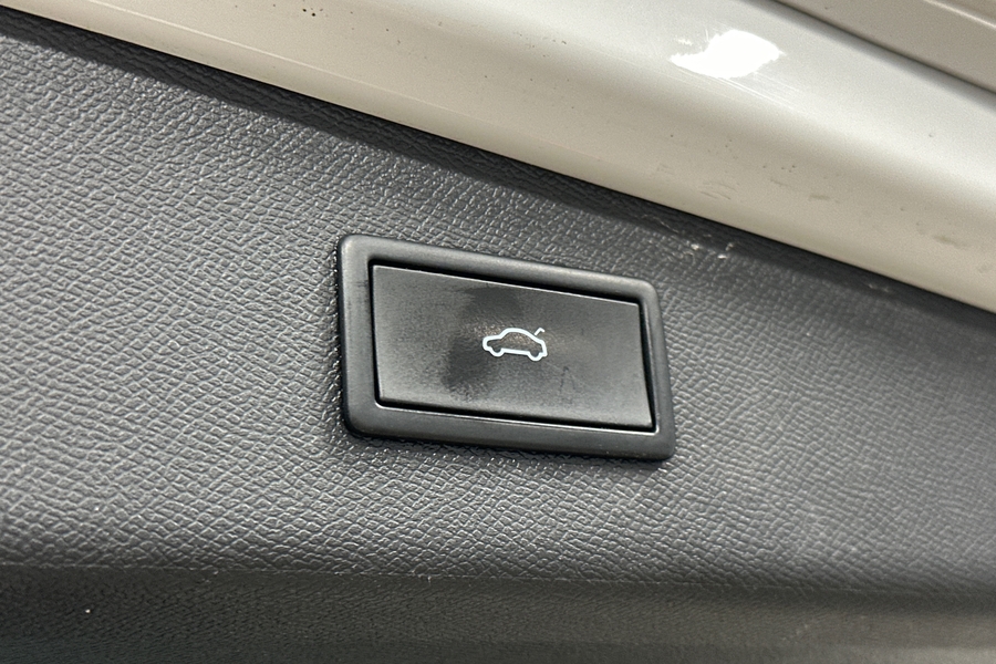 SEAT Leon Sportstourer vaihtoauto