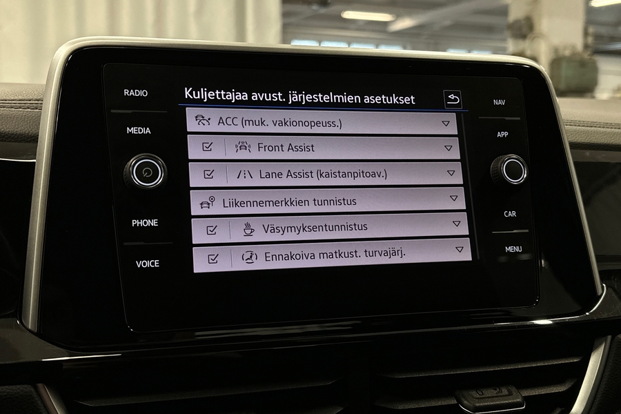 Volkswagen T-Roc vaihtoauto