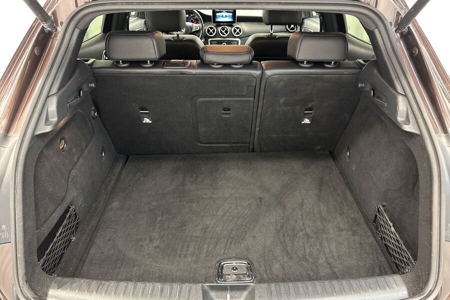 Mercedes-Benz GLA vaihtoauto