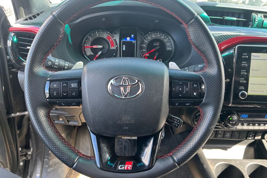 Toyota Hilux vaihtoauto