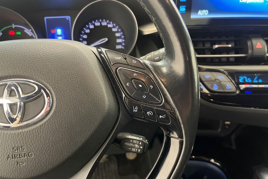 Toyota C-HR vaihtoauto