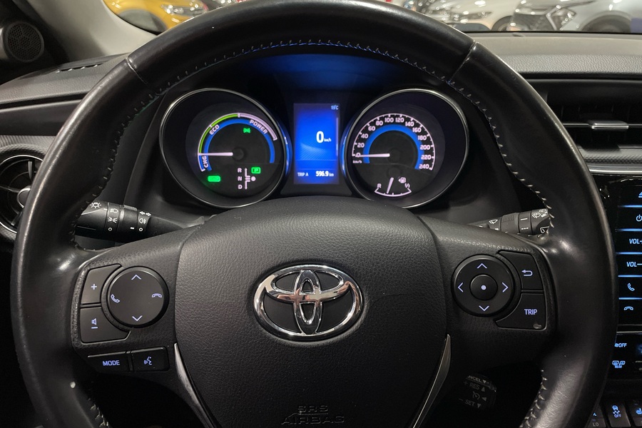Toyota Auris vaihtoauto