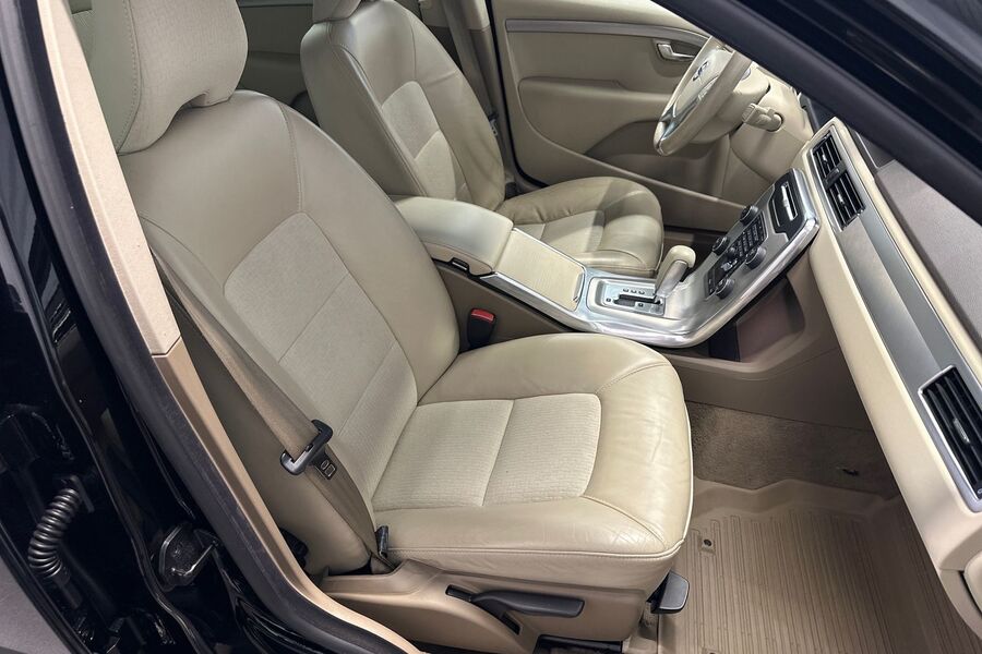 Volvo V70 vaihtoauto