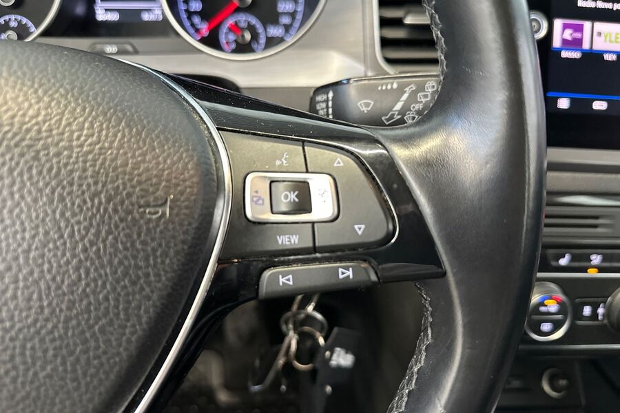 Volkswagen Golf Sportsvan vaihtoauto