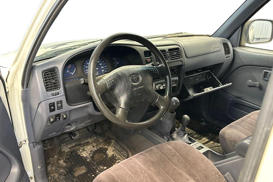 Toyota Hilux vaihtoauto