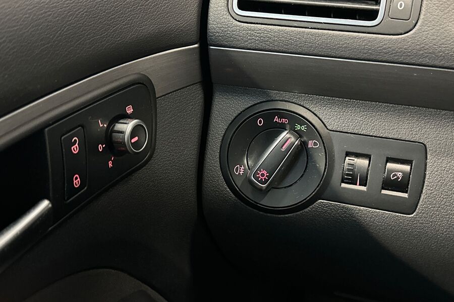 Volkswagen Touran vaihtoauto