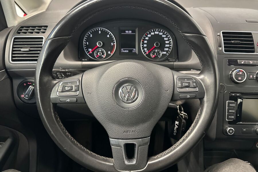 Volkswagen Touran vaihtoauto