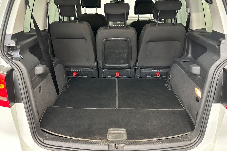 Volkswagen Touran vaihtoauto