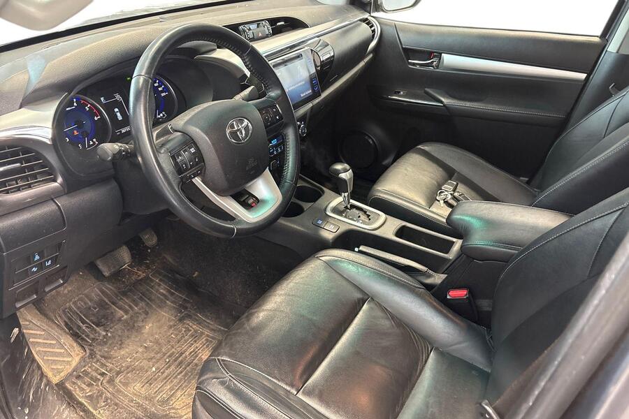 Toyota Hilux vaihtoauto