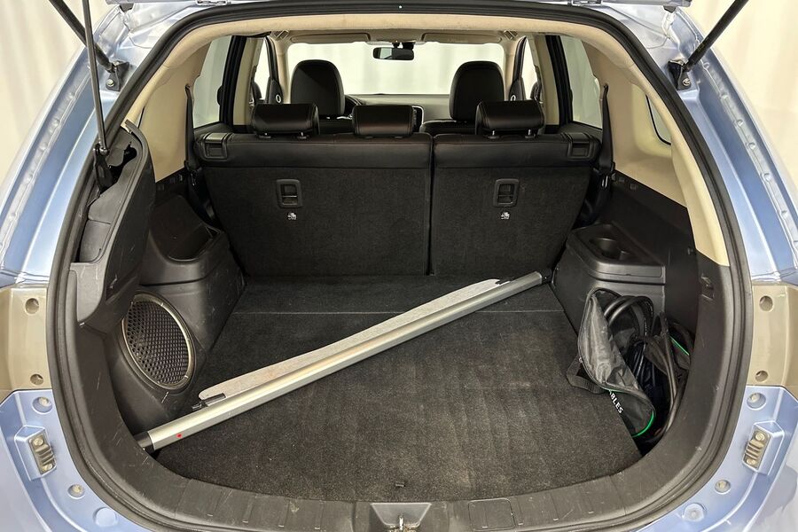 Mitsubishi Outlander PHEV vaihtoauto