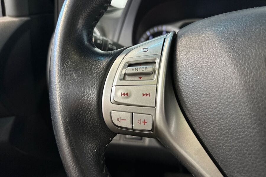 Nissan Navara vaihtoauto