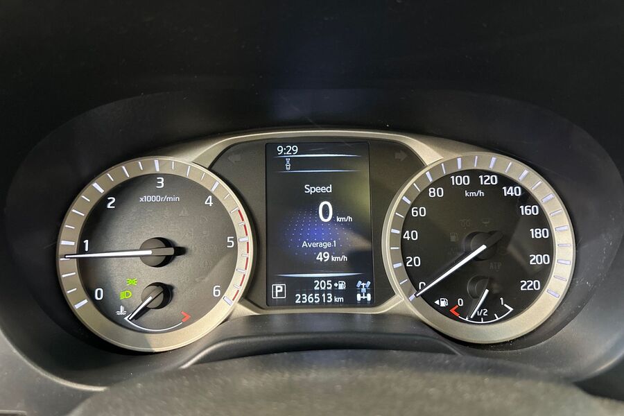 Nissan Navara vaihtoauto