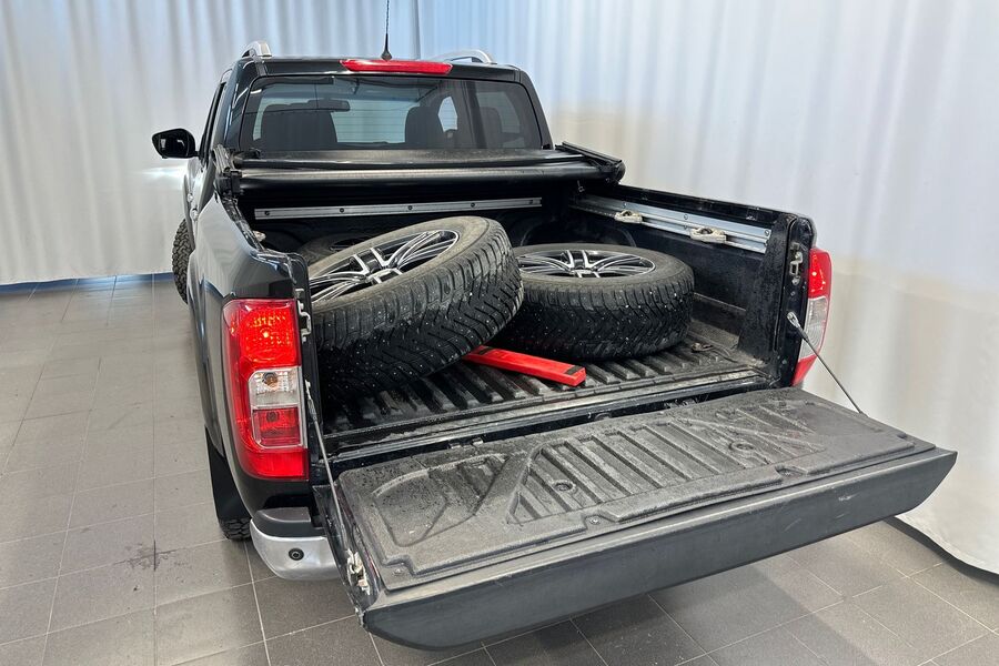 Nissan Navara vaihtoauto